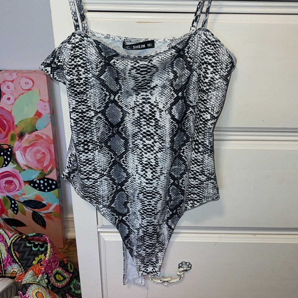 Bodysuit! - Picture 2 of 7